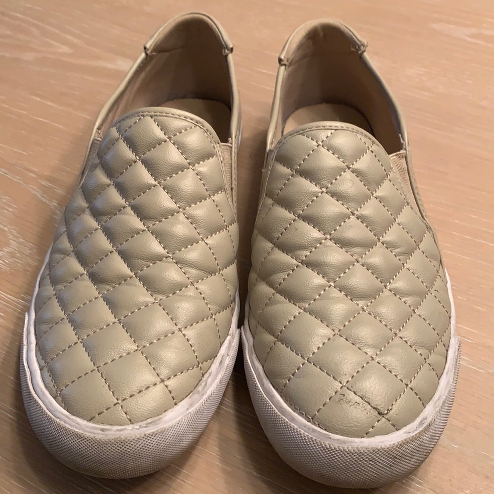 Women’s Quilted moccasins by Guess Size 10M